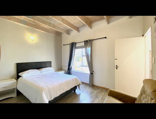 3 BEDROOM HOUSE FOR SALE IN GOLDEN MILE
